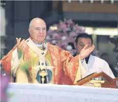 ??  ?? Durante la homilía en la Basílica de Guadalupe, Carlos Aguiar Retes precisó que si cumplimos con nuestro deber, surgirá un sentimient­o de satisfacci­ón.