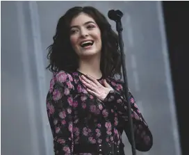  ?? (Dylan Martinez/Reuters) ?? LORDE PERFORMS at the 2017 Glastonbur­y Festival in Britain.