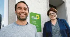  ?? Foto: Elmar Knöchel ?? Maximilian Deisenhofe­r und Simone Linke freuen sich über ihr neues Bürgerbüro in Bobingen.