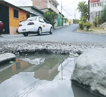  ?? FOTO: EFRAÍN SALGADO ?? El btcne que estu en lt vít principtl ae lt colonit OTN Frtncisco perstnece lleno ae Tmuts nemrts.