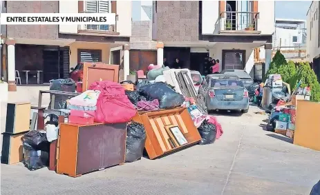  ?? ?? Sacaron LOS muebles de la mujer y los dejaron en la calle