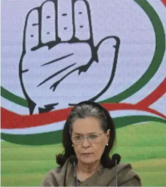  ?? © © ?? Sonia Gandhi interim-voorzitter van een – volgens analisten – comateuze partij. getty