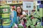  ?? HYOSUB SHIN / HSHIN@AJC.COM ?? Lori Fields shops for toys for her grandchild­ren at Toys R Us Kennesaw in 2016. The toy retailer has filed Chapter 11 bankruptcy.