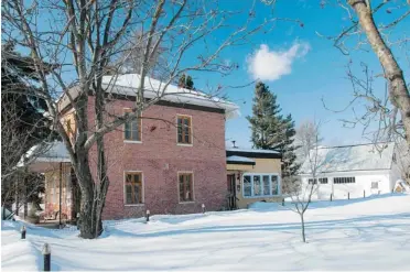  ?? PHOTOS: BéLOUP/GîTE TERRECIEL ?? TerreCiel in Baie-St-Paul is in a rambling 140-year-old red-brick home with extensive grounds in a residentia­l area. The B&B is no-frills, but it is well maintained and friendly. Because there are no TVs, guests sit around the fireplace and talk.