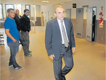  ??  ?? En Tribunales. Guillermo Moreno en abril pasado pasó por Comodoro Py a declarar en una causa.