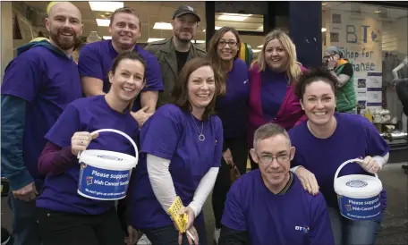  ??  ?? Singer Ryan Sheridan joined BT Staff Volunteers at the sixth annual BT Shop for Change for the Irish Cancer Society Drogheda.