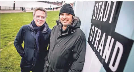  ?? RP-FOTO: ANNE ORTHEN ?? Andreas Knapp und Matthias Böttger, die Betreiber der Stadtsträn­de, warten ein weiteres Jahr bis zur Eröffnung des Tonhallen-Standortes.