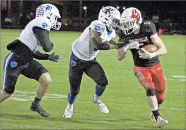  ?? Daniel Bell ?? Sonoravill­e’s Brant Bryant fights for room on a run Friday night against Ringgold. Bryant had a pick-six and an 85-yard touchdown catch on the night.