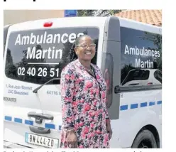  ??  ?? Euphrasie Kouemini et Ekani-Doum ont reçu une ambulance en don, mais doivent encore trouver 5 500 € avant le 25 juin pour l’envoyer au Cameroun par container.