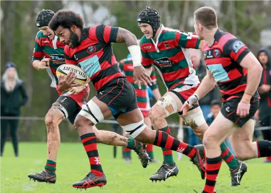  ?? MARK TAYLOR/STUFF ?? Rupeni Tamani on the charge for Hamilton Old Boys in their semifinal win over Melville at Fred Jones Park.