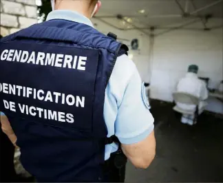  ?? (Photo archives Dylan Meiffret) ?? Après la tempête, les gendarmes de L’IRCGN (institut de recherche criminelle) avaient installé un laboratoir­e mobile à Nice.