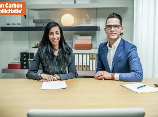  ?? FOTO VIER ?? COO Rachida Naya en assistent-manager Sonny Biesmans zoeken een receptioni­st voor het Genkse Carbon Hotel.