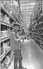  ?? BLOOMBERG ?? ■
The nationwide lockdown has lifted demand for ready warehousin­g space.