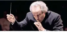  ??  ?? Manfred Honeck gastiert mit dem Pittsburgh Symphony in Wien