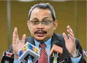  ?? BERNAMA PIC ?? MACC Chief Commission­er Tan Sri Dzulkifli Ahmad speaking at a press conference in Kuala Lumpur yesterday.