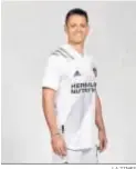  ?? LA TIMES ?? Chicharito, vestido de Los Galaxy.