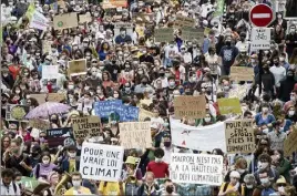  ?? (Photo AFP) ?? Les manifestan­ts se sont mobilisés partout en France (ici à Nantes).