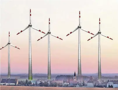  ?? Visualisie­rung: BI/Foto: BI Strauch ?? Großenhain könnte in einigen Jahren von hohen Windrädern regelrecht umstellt sein.