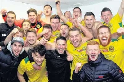  ?? Pic: Richard Birch ?? Caernarfon Town players celebrate their Welsh Cup win over Carmarthen