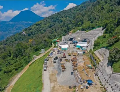  ?? FOTO ?? El túnel de Amagá tiene una longitud aproximada de 3,6 km. Los dos tubos que conforman esta infraestru­ctura son una de las obras más representa­tivas de Pacífico 1.