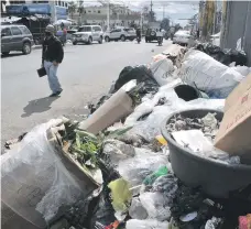  ??  ?? La basura es el otro gran problema en el municipio.