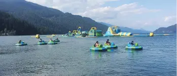  ?? JANE MUNDY ?? Aquatic Fun on Harrison Lake.