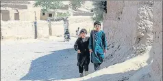  ??  ?? Refugee children in Afghanista­n.