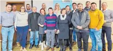  ?? FOTO: BRUCKER ?? 16 Kandidatin­nen und Kandidaten stellen sich für den Ortschafts­rat in Unterromba­ch-Hofherrnwe­iler für die CDU zur Wahl.