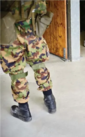  ?? (CHRISTIAN AEBERHARD/ 13 PHOTO) ?? De nombreux militaires quittent les rangs de l’armée en cours de service.