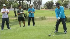  ?? PAULO MULAZA ?? Golfistas vão arrecadar fundos para apoiar a reabilitaç­ão de escola primária no Cazenga