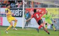  ??  ?? IGUALADA. Un gol de Matheus empató el de Casado.