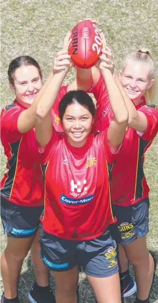  ??  ?? Suns academy members Georgia Eller, 16, Briley Bradfield, 17, and Serene Watson, 16.