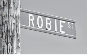  ?? TIM KROCHAK ■ THE CHRONICLE HERALD ?? Robie Street in Halifax was named after Simon Bradstreet Robie, whose Loyalist family brought their entire household to Nova Scotia, including people they owned as slaves.