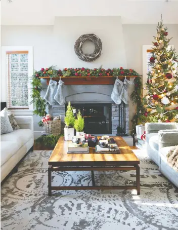  ?? PHOTOS: JANIS NICOLAY ?? This Vancouver home, designed by Peter Rose Architectu­re, is decorated for the holidays in a warm, classic style by Trish Knight and Nicole Varga of Knight Varga Interiors.