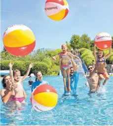  ?? ARCHIVFOTO: SD ?? Action und Spaß bietet am Samstag, 11. August, der Familienta­g der Lindauer Zeitung im Wasserburg­er Freibad Aquamarin.