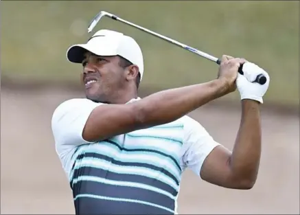  ?? FRANK GUNN, THE CANADIAN PRESS ?? Jhonattan Vegas of Venezuela had a super final round Sunday, firing an 8-under 64, to win the RBC Canadian Open in Oakville.