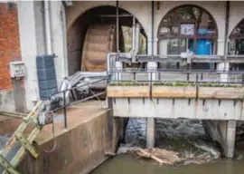  ?? © hsb ?? De installati­e pompt het water uit de rivier, daarna wordt het gefilterd en amper een minuut later stroomt het alweer terug de Dijle in.