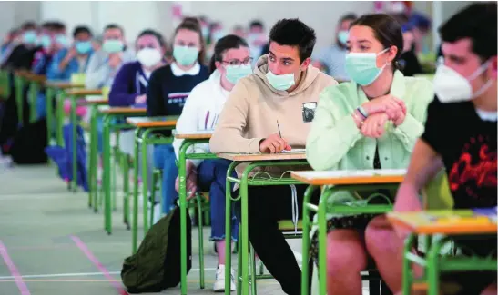  ?? EP ?? Más de 33.000 alumnos españoles se presentan este año a las pruebas de selectivid­ad