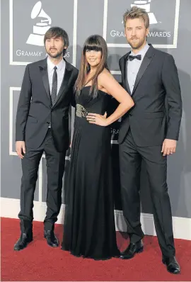  ??  ?? DAVE HAYWOOD, HILLARY SCOTT y Charles Kelley hicieron su debut en 2007.