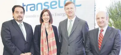  ??  ?? Andrés Rebolledo, Ministro de Energía; Patricia Peña, Embajadora Designada de Canadá; Andrés Kuhlmann, gerente general de Transelec, y Alexandros Semertzaki­s, vicepresid­ente de Ingeniería y Desarrollo de Proyectos de Transelec.