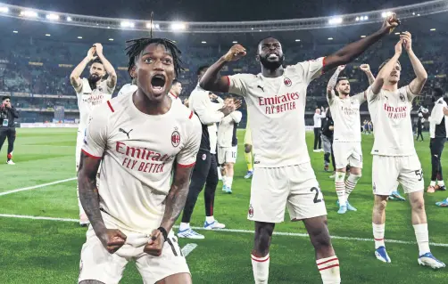  ?? ?? AC Milan players acknowledg­e the fans at the end of a Serie A match against Hellas Verona, Verona, Italy, May 8, 2022.