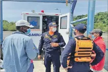  ?? ARMADA DE COLOMBIA ?? Tumaco. Marinos y rescatados, en una foto facilitada por la Armada.