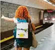  ?? Foto: Black Ginger ?? Zastávka na znamení Dívky si v rámci soutěže stoply metro, strojvůdce je pak nechal soupravu i s cestujícím­i řídit.