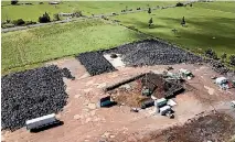  ?? PHOTO: CHRISTEL YARDLEY/STUFF ?? Industry insiders say they are shocked at this tyre stockpile on the Hauraki Plains.