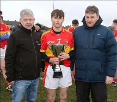  ??  ?? Andrew Egan from sponsors Greenstar with Horeswood captain David Murphy and David Tobin.