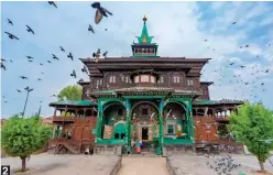  ??  ?? Religious architectu­re in wood:
1. Sanctuary of Truth, north of Pattaya, Thailand 2. Ancient Khanqah- e- Moula, also known as Shah- e- Hamadan wooden Mosque, Srinagar