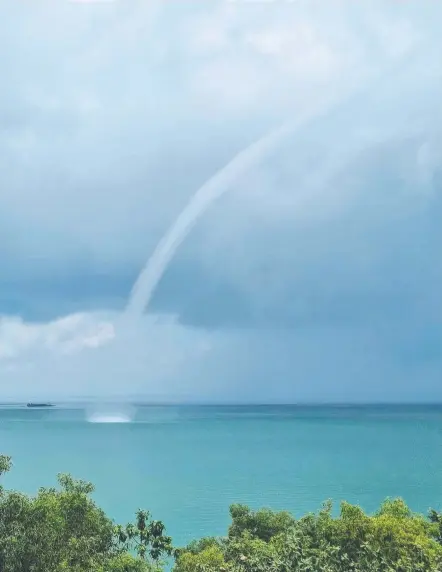  ?? Picture: Supplied ?? A waterspout on the Darwin Harbour around midday on March 15.