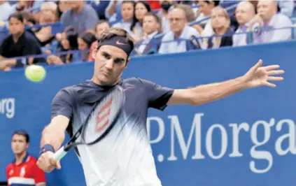  ??  ?? Rogeru Federeru trebala su tri sata igre i svih pet setova da bi slomio otpor Amerikanca Francesca Tiafoea