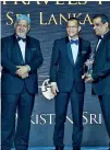  ?? ?? Riza Ahamat receives the award for Best Foreign Tour Operator South Asia and West Asia Markets