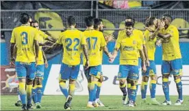  ?? FOTO: EFE ?? Los jugadores de Las Palmas celebran el primer gol marcado por Boateng de penalti